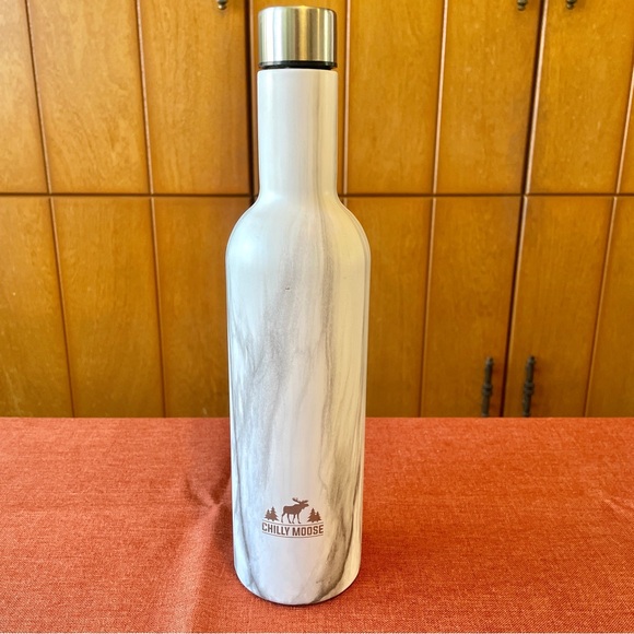 Other - Chilly Moose Insulated Wine Bottle